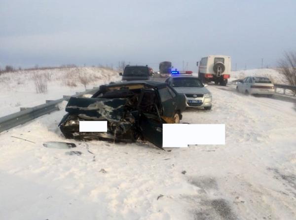 В лобовом столкновении на Ставрополье погиб водитель «девяносто девятой»